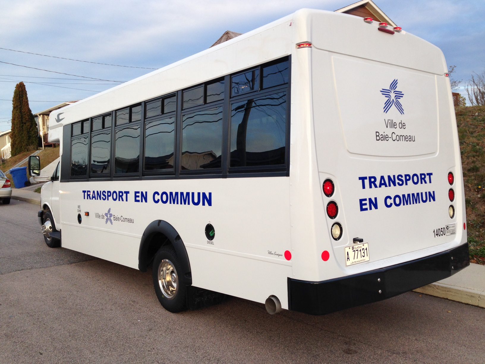 🚌𝗠𝗼𝗱𝗶𝗳𝗶𝗰𝗮𝘁𝗶𝗼𝗻 𝗱𝗲𝘀 𝘁𝗿𝗮𝗷𝗲𝘁𝘀 𝗱𝗲 𝘁𝗿𝗮𝗻𝘀𝗽𝗼𝗿𝘁 𝗲𝗻 𝗰𝗼𝗺𝗺𝘂𝗻 – 𝗥𝗲́𝗳𝗲𝗰𝘁𝗶𝗼𝗻 𝗱𝗲 𝗹𝗮 𝗿𝘂𝗲 𝗟𝗮𝘃𝗮𝗹🚍